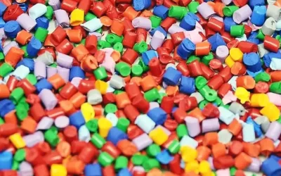 La baja demanda impulsa la caída de los precios de resinas plásticas en Norteamérica